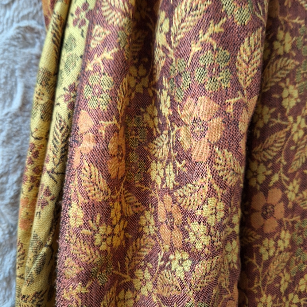 SCARF/WRAP - Picture 7 of 10